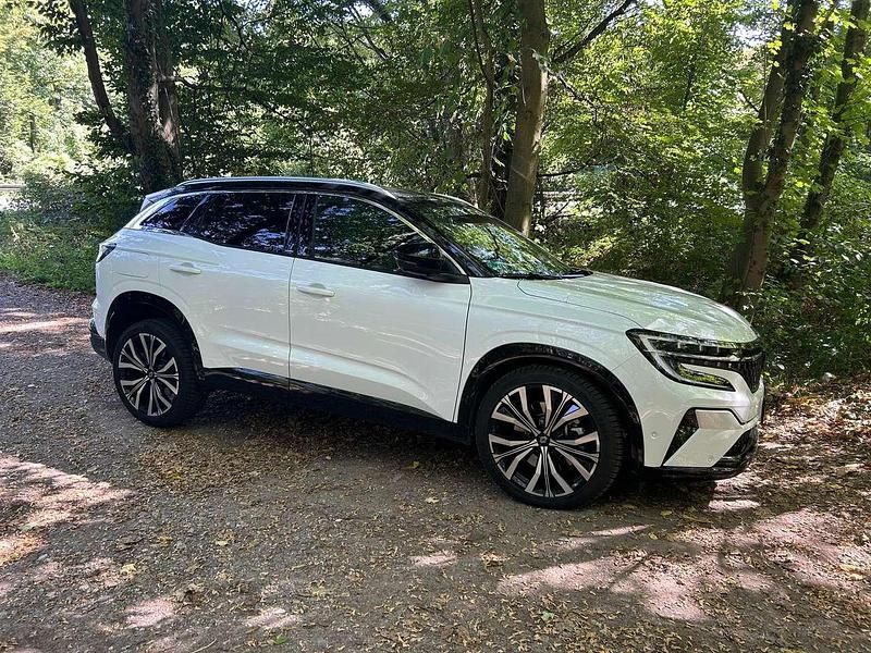 Weiß Gebraucht 2024 Renault Austral Iconic SUV | 36.000 € (Teuer) - Bild 1/4