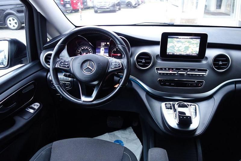 Gebraucht Mercedes V200 136 PS (100 kW) 2019 Blau Van / Kleinbus