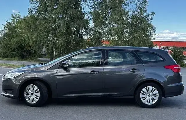 Occasion Ford Focus 110 ch (80 kW) 2015 Gris Berline