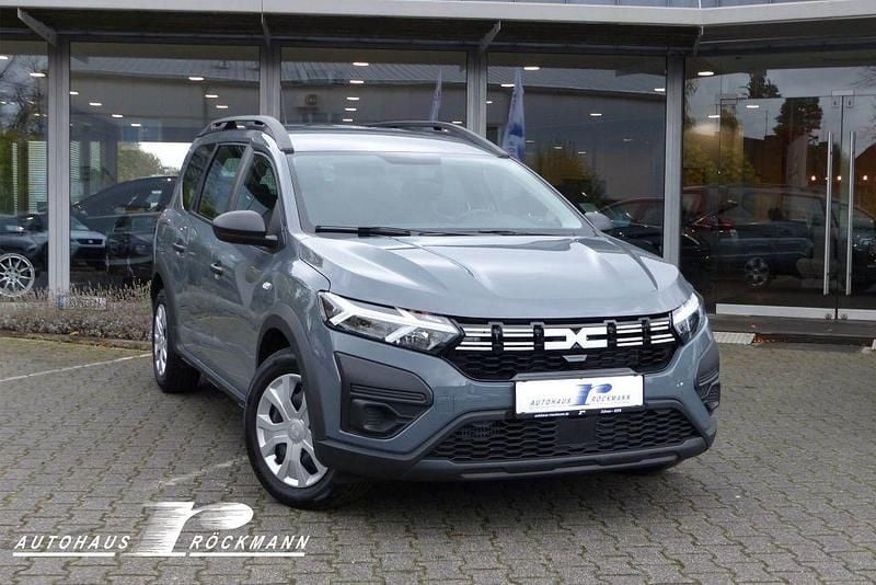 Städtisches grau Gebraucht 2024 Dacia Jogger Van / Kleinbus | 19.450 € (Guter Preis) - Bild 1/4