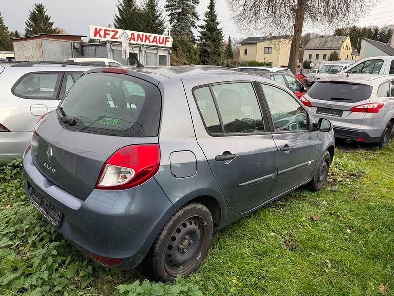 Gebraucht Renault Clio III Expression 75 PS (55 kW) 2011 Blau Limousine