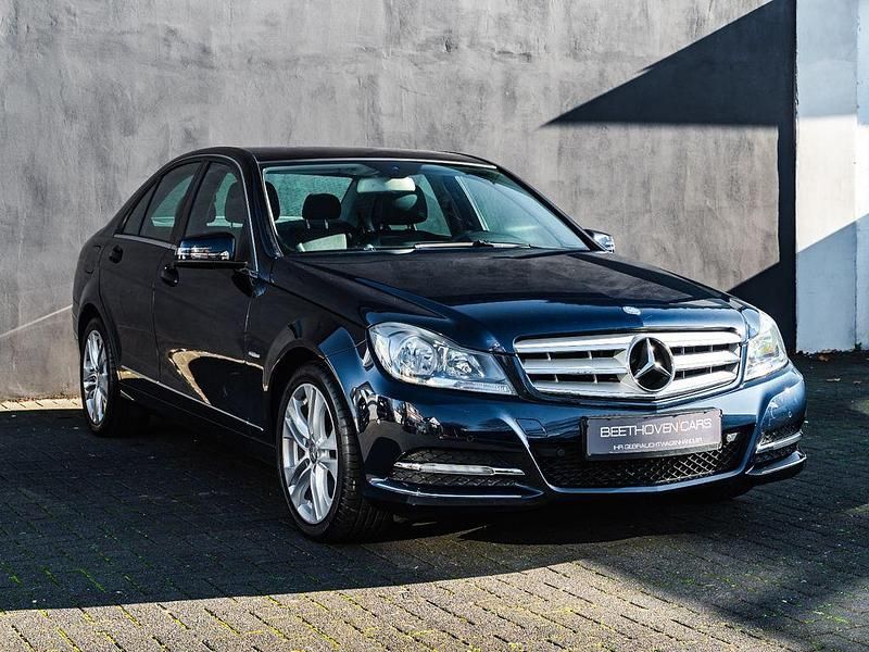 Blau Gebraucht 2011 Mercedes C200 Limousine | 12.750 € (Fairer Preis) - Bild 1/4