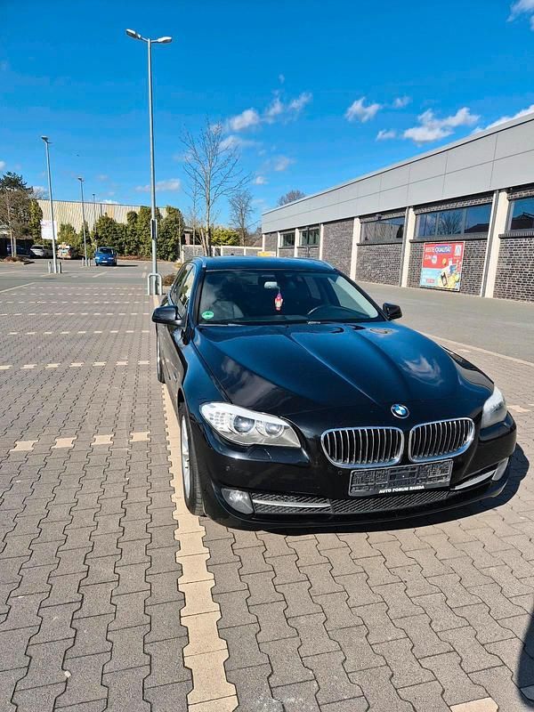 Gebraucht BMW 520 218 PS (160 kW) 2012 Schwarz Kombi