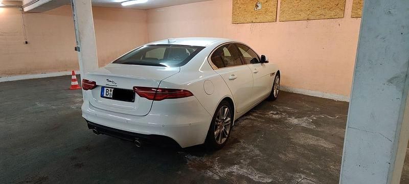 Gebraucht Jaguar XE 250 PS (183 kW) 2020 Weiß Limousine