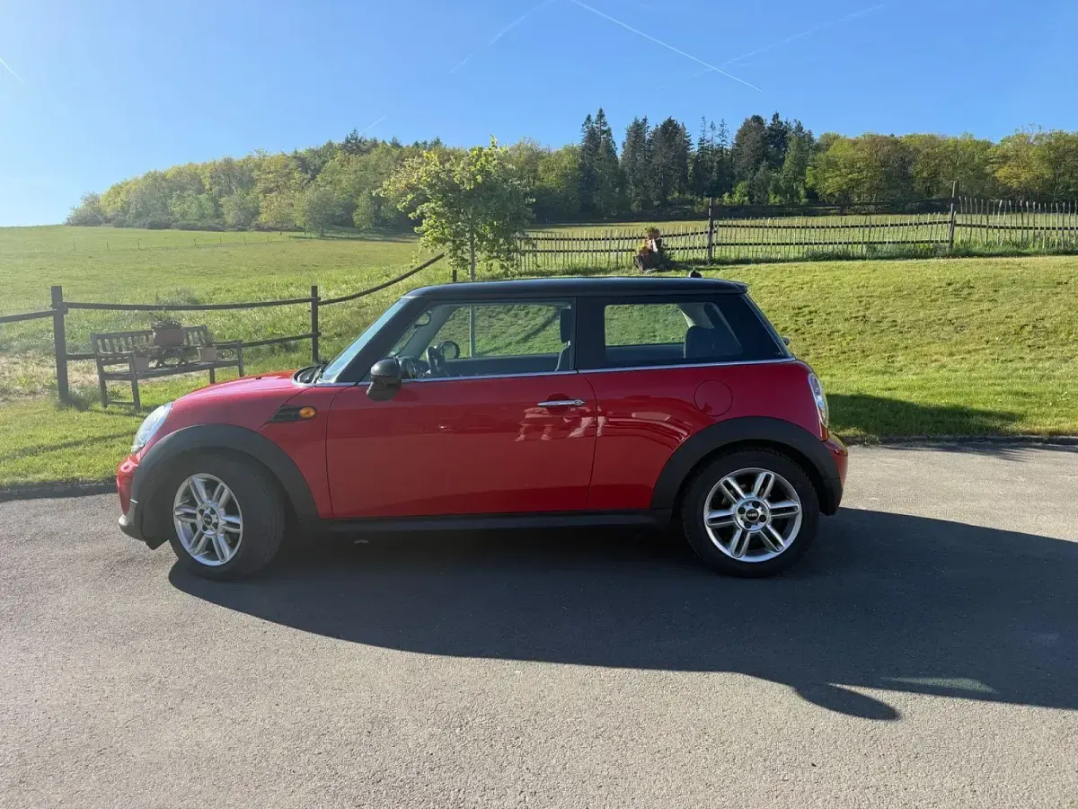 Używany Mini Cooper 122 KM (89 kW) 2011 Czerwony Hatchback