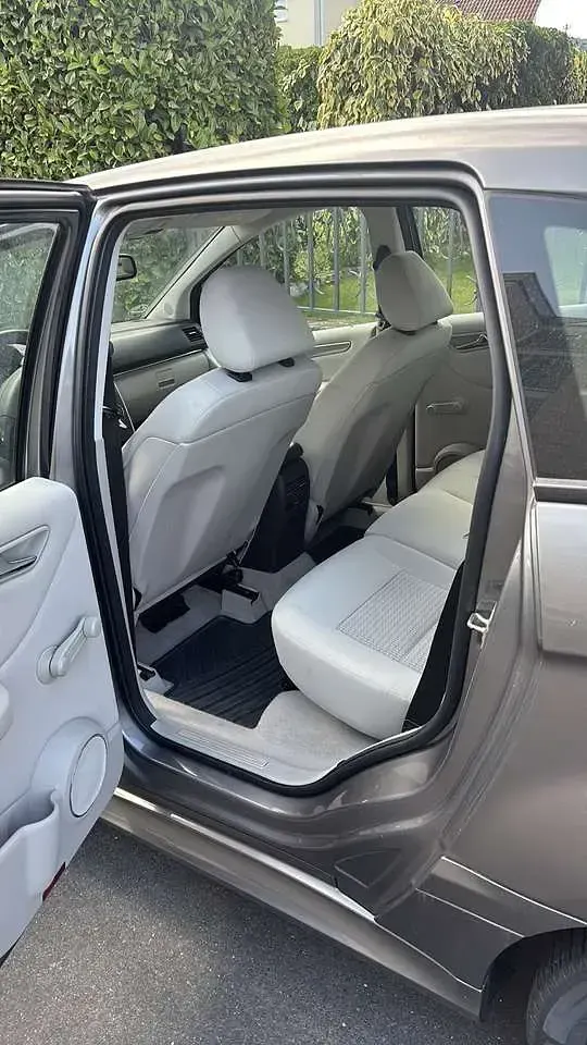 Gebraucht Mercedes B180 109 PS (80 kW) 2010 Grau Van / Kleinbus