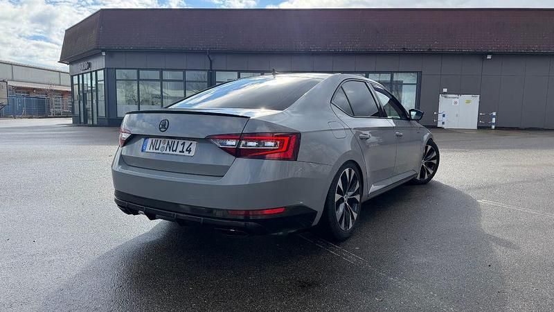 Gebraucht Skoda Superb SportLine 280 PS (205 kW) 2018 Grau Limousine