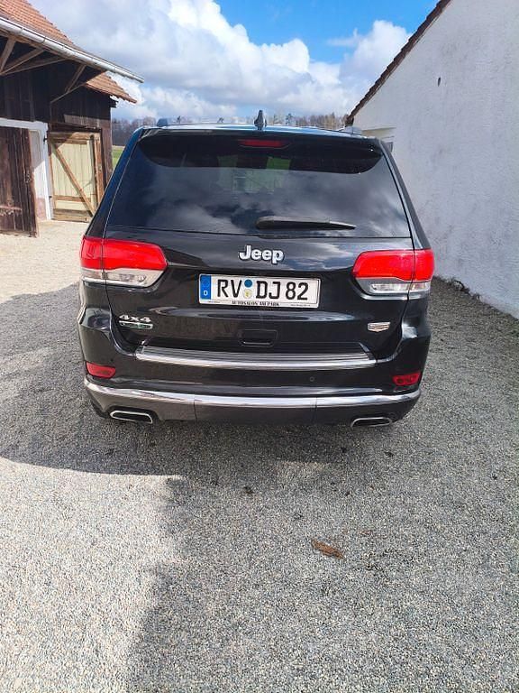 Gebraucht Jeep Grand Cherokee Summit 250 PS (183 kW) 2017 Schwarz SUV