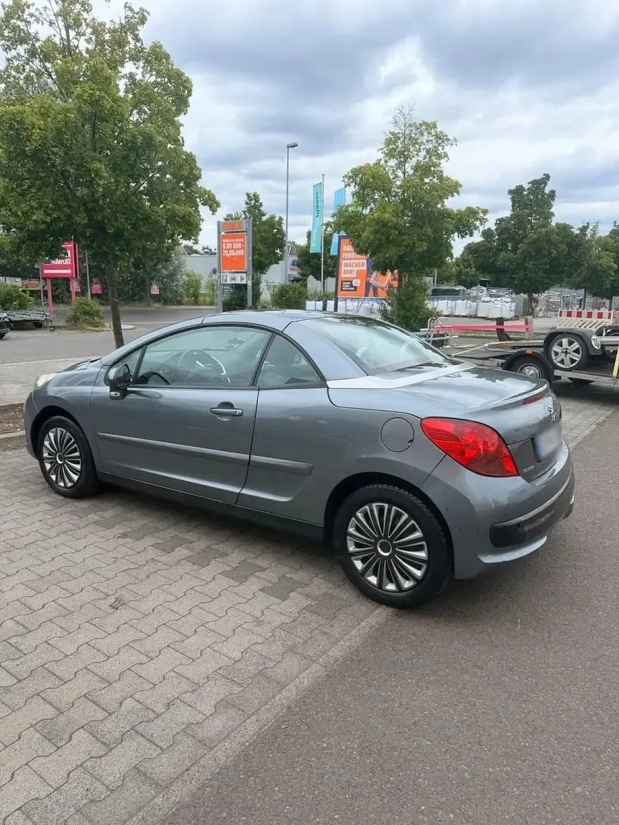 Gebraucht Peugeot 207 CC 110 PS (80 kW) 2009 Silber Cabrio
