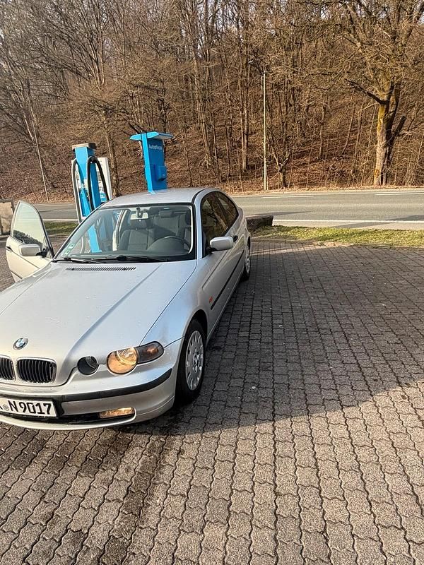 Gebraucht BMW 316 116 PS (85 kW) 2002 Silber Coupé