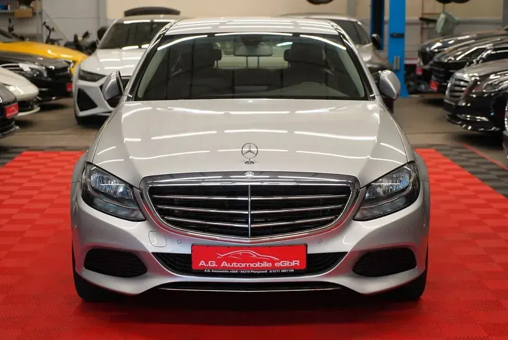 Second-hand Mercedes C180 156 CP (114 kW) 2016 Argintiu Berlinǎ