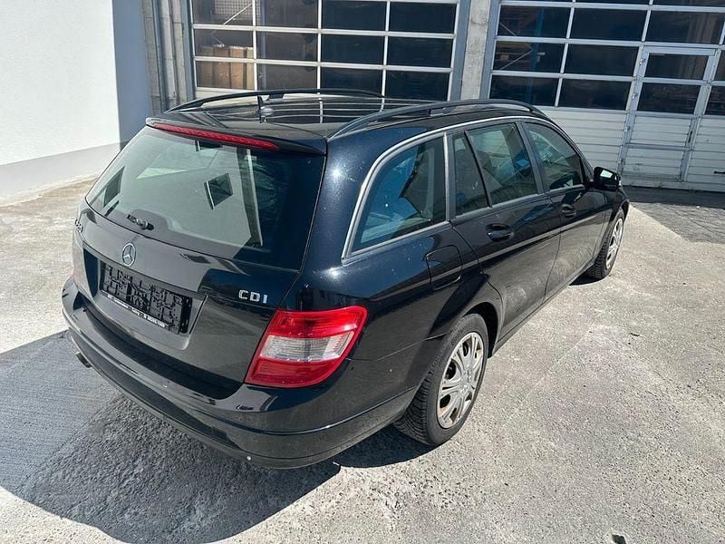 Second-hand Mercedes C220 Elegance 170 CP (125 kW) 2009 Negru Berlinǎ