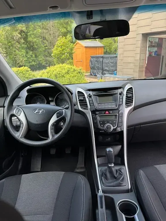 Gebraucht Hyundai i30 101 PS (74 kW) 2017 Weiß Limousine