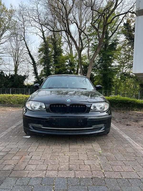 Second-hand BMW 116 122 CP (89 kW) 2010 Negru Hatchback