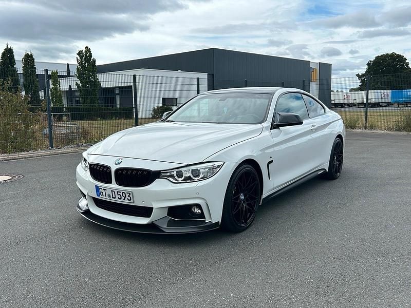 Weiß Gebraucht 2016 BMW 430 M Performance Coupé | 25.990 € (Teuer) - Bild 1/4