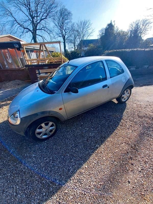 Gebraucht Ford Ka 60 PS (44 kW) 2001 Silber Kleinwagen