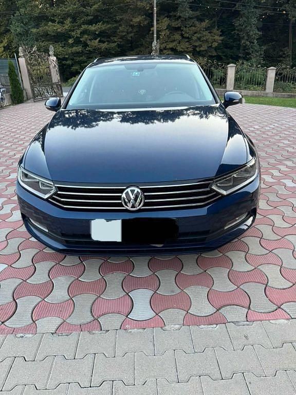 Gebraucht VW Passat Trendline 120 PS (88 kW) 2018 Blau Kombi