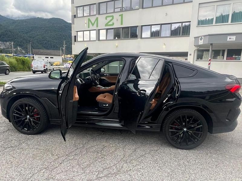 Gebraucht BMW X6 M Sport 298 PS (219 kW) 2025 Schwarz SUV
