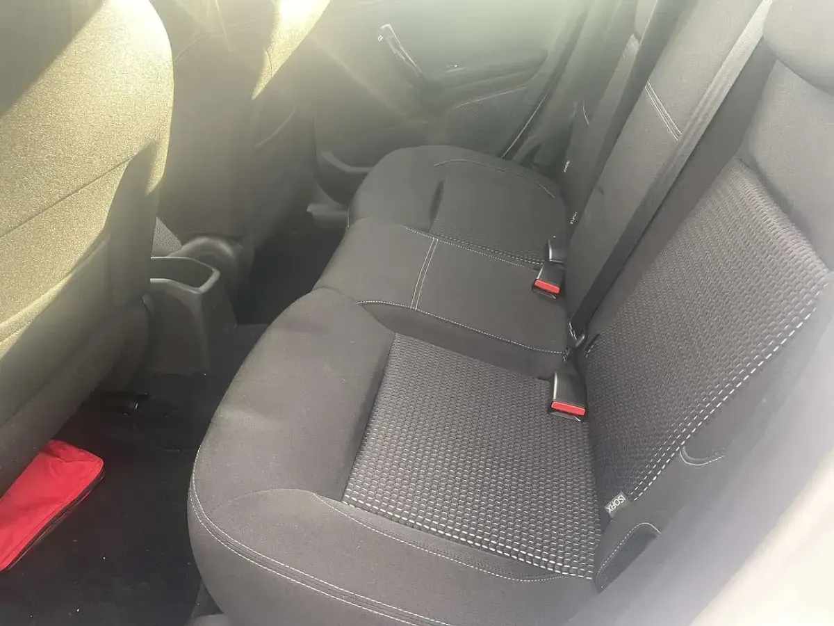 Gebraucht Peugeot 208 Allure 110 PS (80 kW) 2018 Farbe weiss perle perlmut/typ Kleinwagen