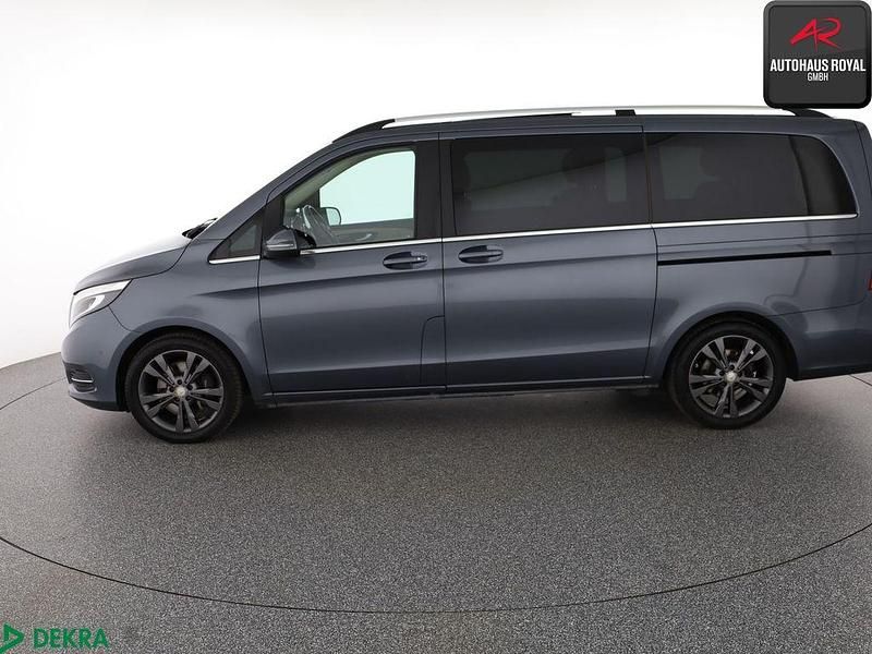 Gebraucht Mercedes V220 163 PS (119 kW) 2018 Flintgrau Van / Kleinbus