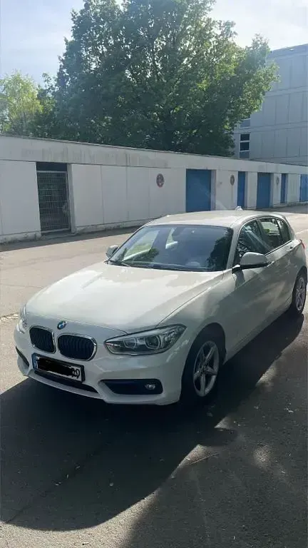 Gebraucht BMW 116 Advantage 109 PS (80 kW) 2016 Weiß Kleinwagen