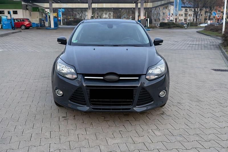 Gebraucht Ford Focus Titanium 150 PS (110 kW) 2011 Blau Limousine