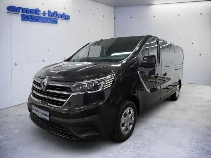Noir midnight Gebraucht 2024 Renault Trafic Life Van | 35.690 € (Teuer) - Bild 1/4