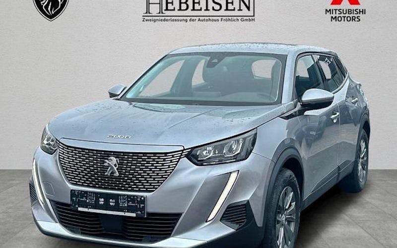Silber artense silber metallic metallic Gebraucht 2022 Peugeot e-2008 Active SUV | 17.990 € (Guter Preis) - Bild 1/4