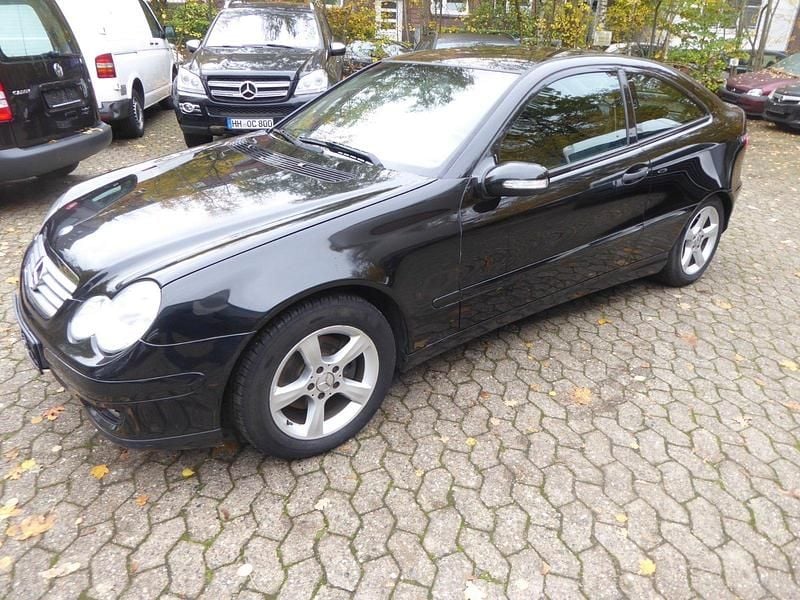 Gebraucht Mercedes C220 150 PS (110 kW) 2007 Schwarz Coupé