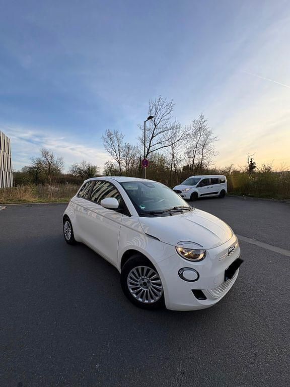 Gebraucht Fiat 500e 69 kW (95 PS) 2023 Weiß Limousine