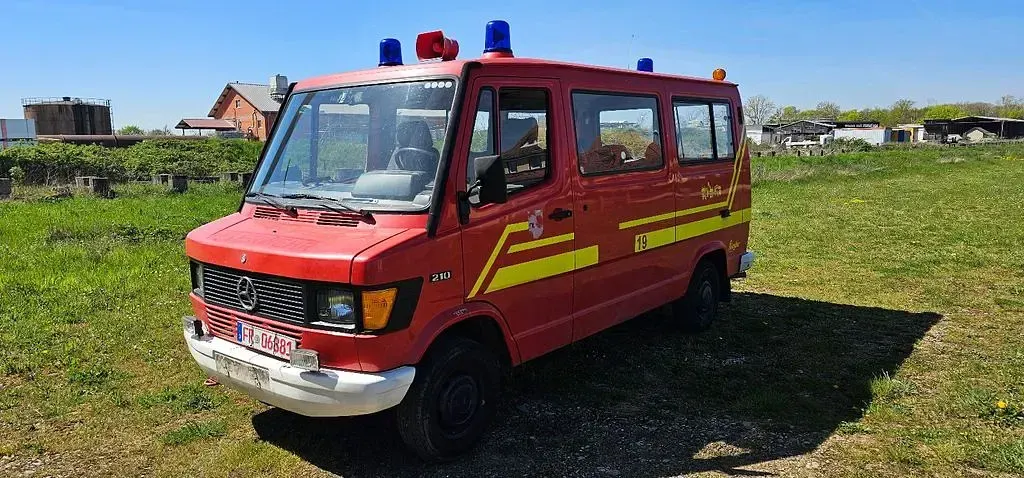 Gebraucht Mercedes T1 105 PS (77 kW) 1991 Rot Van