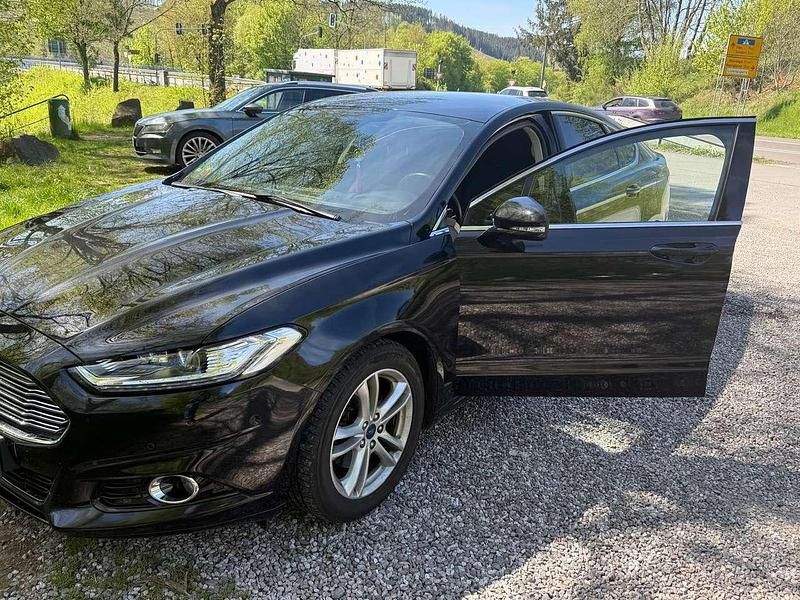 Gebraucht Ford Mondeo Titanium 179 PS (131 kW) 2015 Limousine