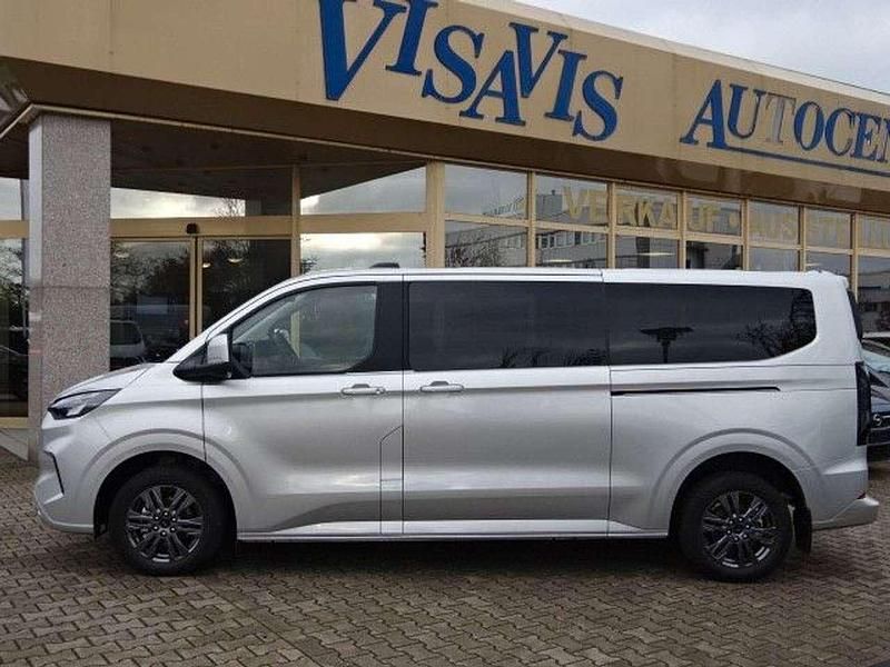 Gebraucht Ford Tourneo Custom Titanium 170 PS (125 kW) 2024 Moondustsilver metallic Van