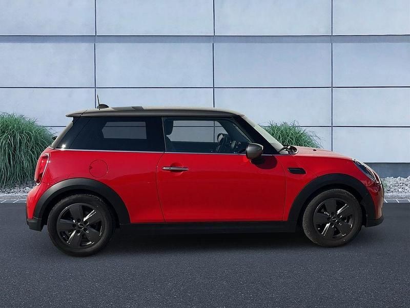 Gebraucht Mini Cooper Hatch 136 PS (100 kW) 2023 Rot Kleinwagen