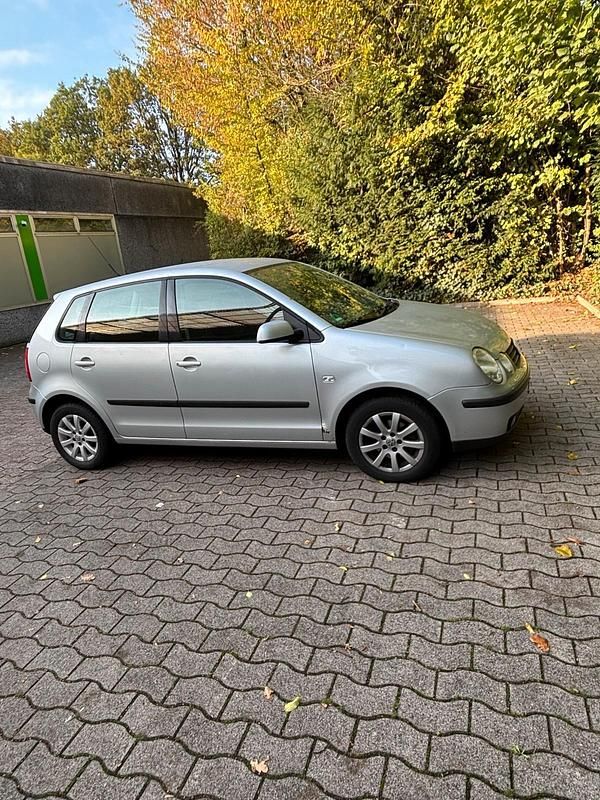 Silber Gebraucht 2002 VW Polo Kleinwagen | 1.400 € (Etwas zu teuer) - Bild 1/2