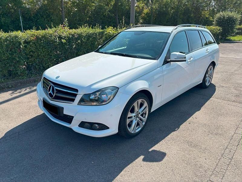 Weiß Gebraucht 2013 Mercedes C220 Edition Kombi | 11.900 € (Fairer Preis) - Bild 1/4