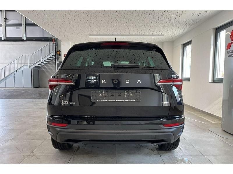 Neu Skoda Karoq Selection 150 PS (110 kW) 2026 Magic black SUV