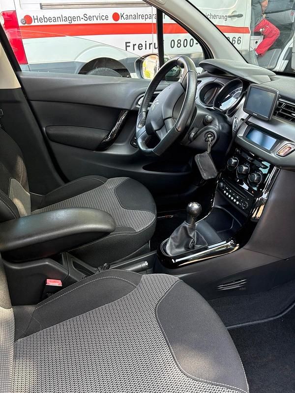Braun Gebraucht 2014 Citroën C3 Kleinwagen | 3.950 € (Guter Preis) - Bild 1/4