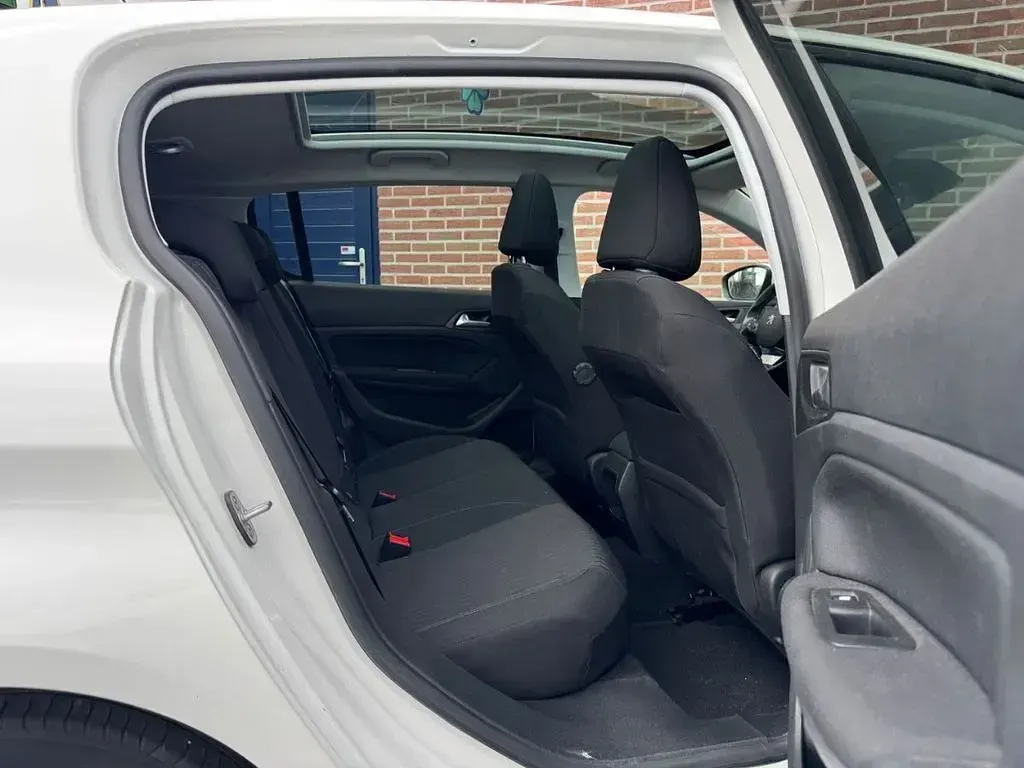 Gebraucht Peugeot 308 110 PS (80 kW) 2017 Weiß Limousine