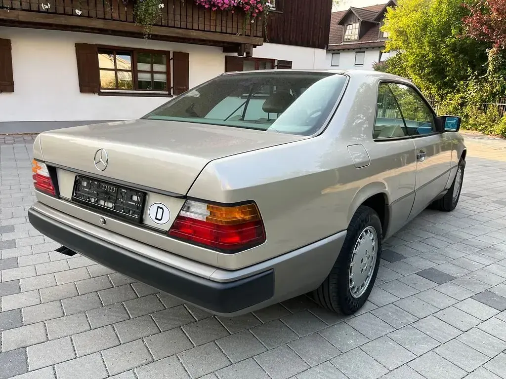 Gebraucht Mercedes 300 179 PS (131 kW) 1987 Beige Coupé