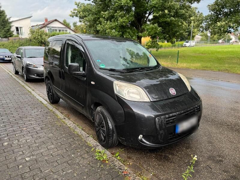 Schwarz Gebraucht 2009 Fiat Qubo Trekking Van / Kleinbus | 3.500 € (Fairer Preis) - Bild 1/4