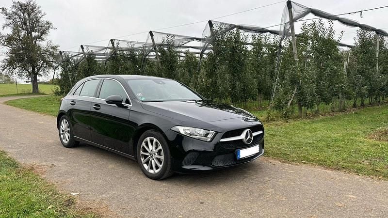 Schwarz Gebraucht 2020 Mercedes A200 Progressive Limousine | 19.499 € (Guter Preis) - Bild 1/4