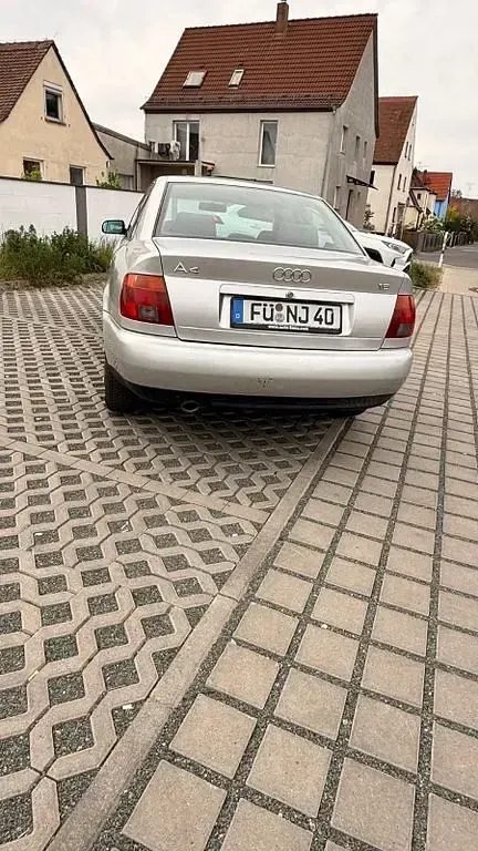 Gebraucht Audi A4 101 PS (74 kW) 1995 Silber Limousine
