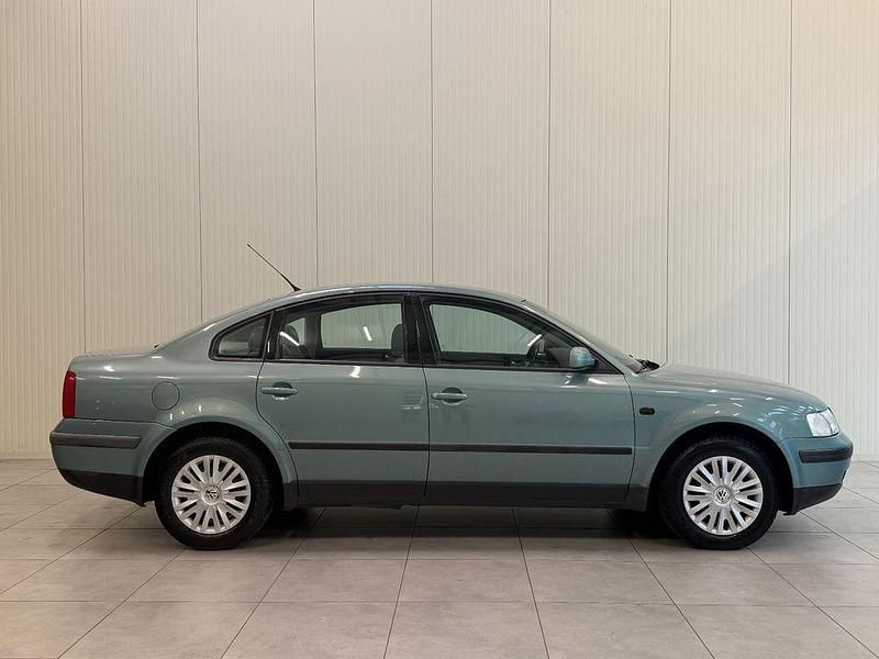 Gebraucht VW Passat 125 PS (91 kW) 1997 Grau Limousine