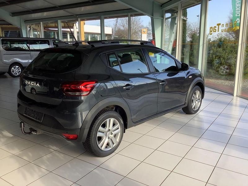 Gebraucht Dacia Sandero Expression 91 PS (66 kW) 2023 Grau Limousine