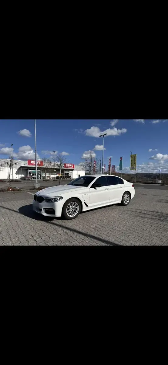 Gebraucht BMW 530e M Sport 252 PS (185 kW) 2019 Weiß Limousine