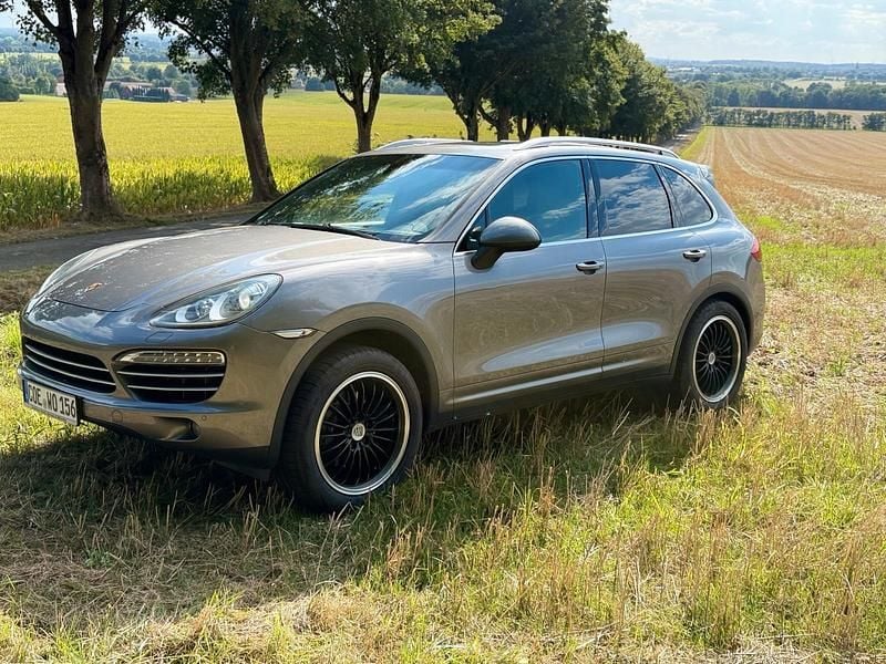 Silber Gebraucht 2011 Porsche Cayenne SUV | 15.999 € (Guter Preis) - Bild 1/4