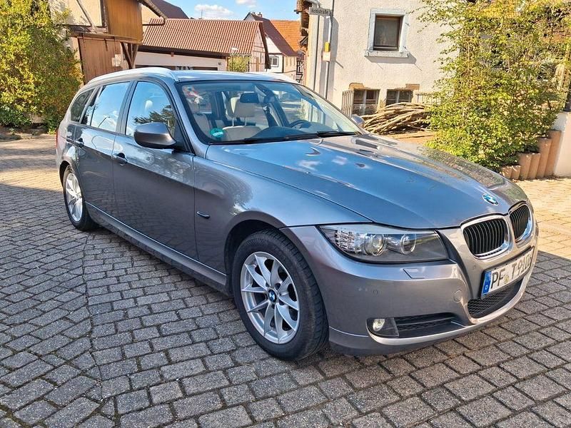 Gebraucht BMW 320 Comfort Edition 184 PS (135 kW) 2011 Grau Kombi