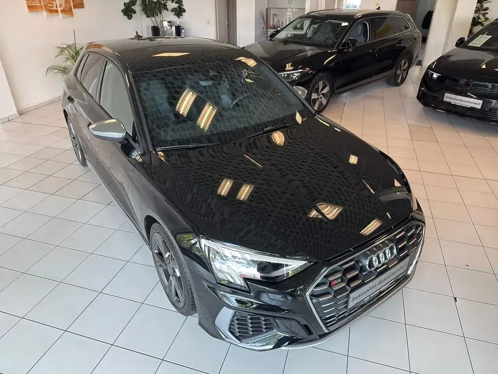 Używany Audi S3 Comfort 310 KM (228 kW) 2024 Czarny Sedan/Limuzyna