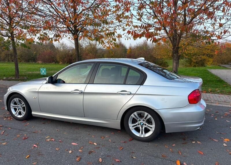Silber Gebraucht 2010 BMW 318 Limousine | 5.999 € (Fairer Preis) - Bild 1/4